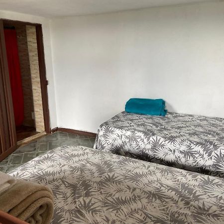 ריונגרו Hostal Hollywood Inn מראה חיצוני תמונה