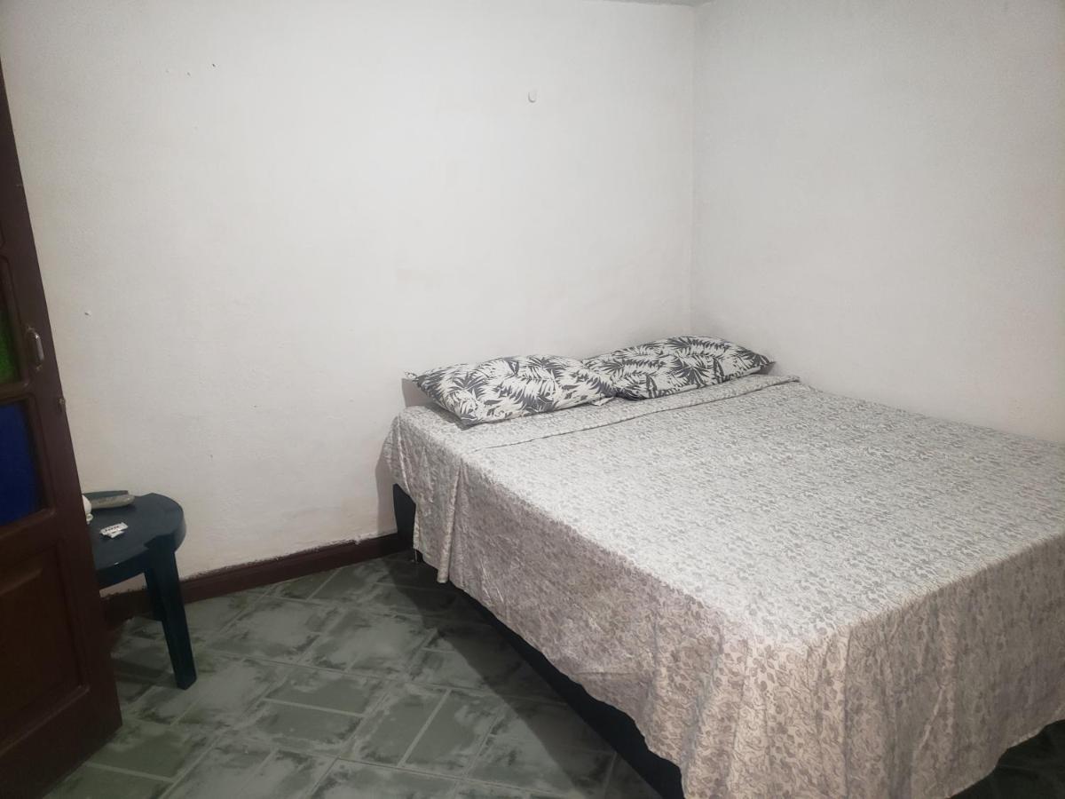 ריונגרו Hostal Hollywood Inn מראה חיצוני תמונה