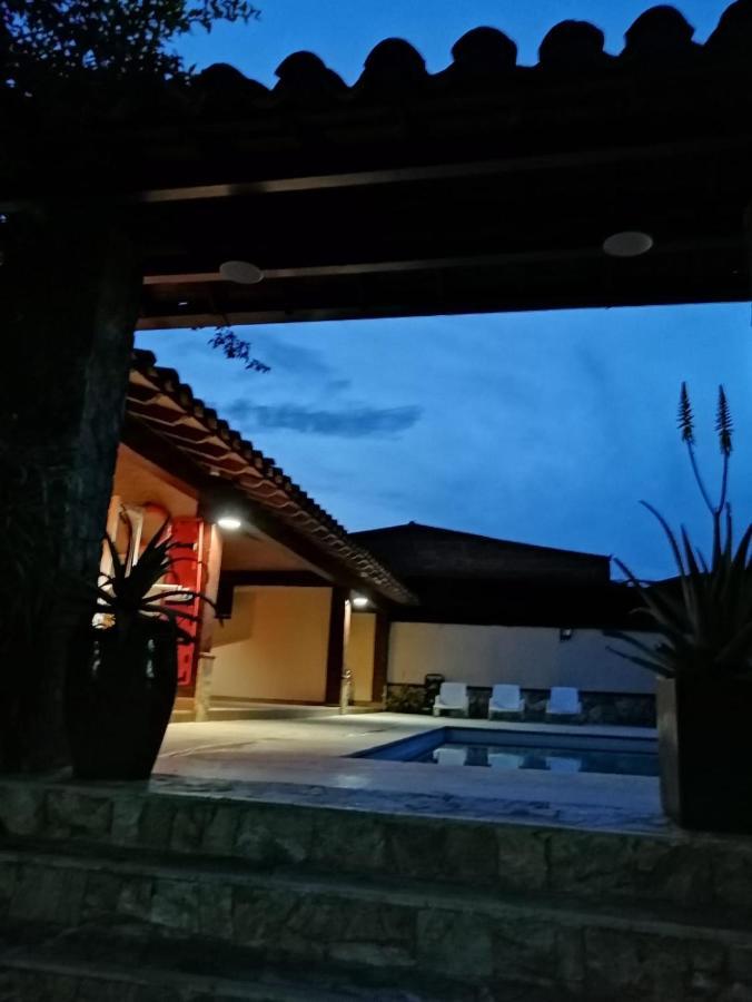 ריונגרו Hostal Hollywood Inn מראה חיצוני תמונה
