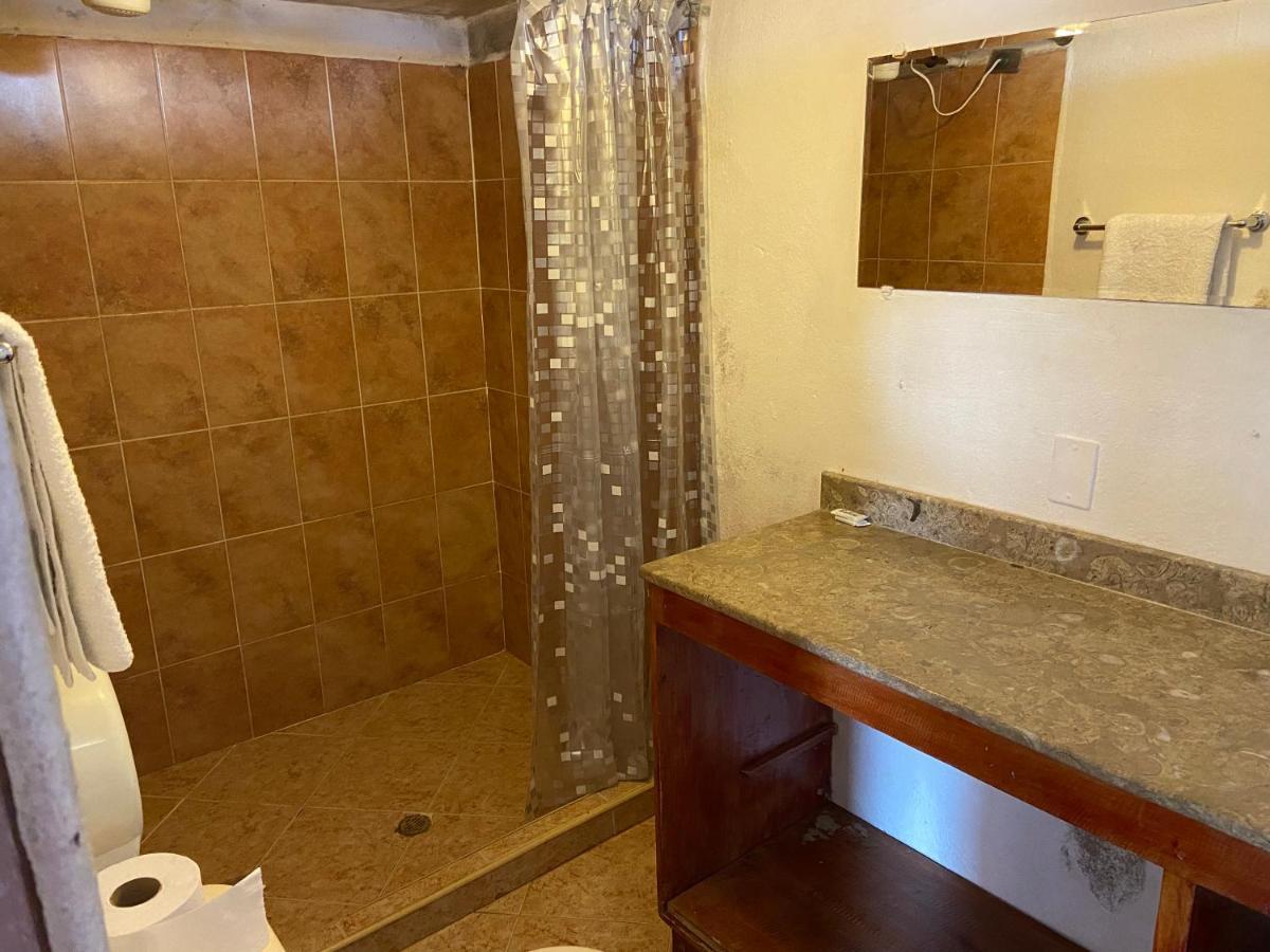 ריונגרו Hostal Hollywood Inn מראה חיצוני תמונה